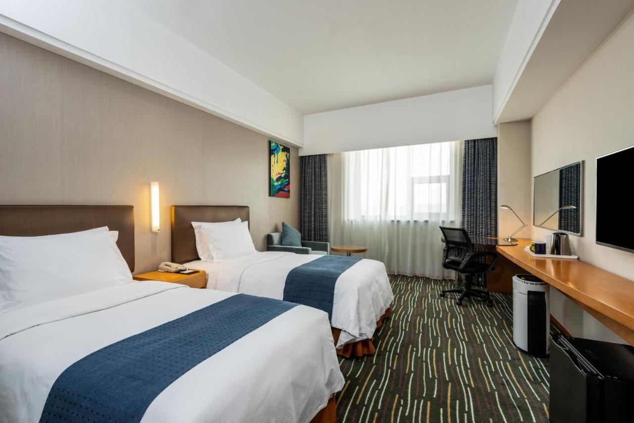 Express New Jinqiao By Ihg Hotel Shanghai